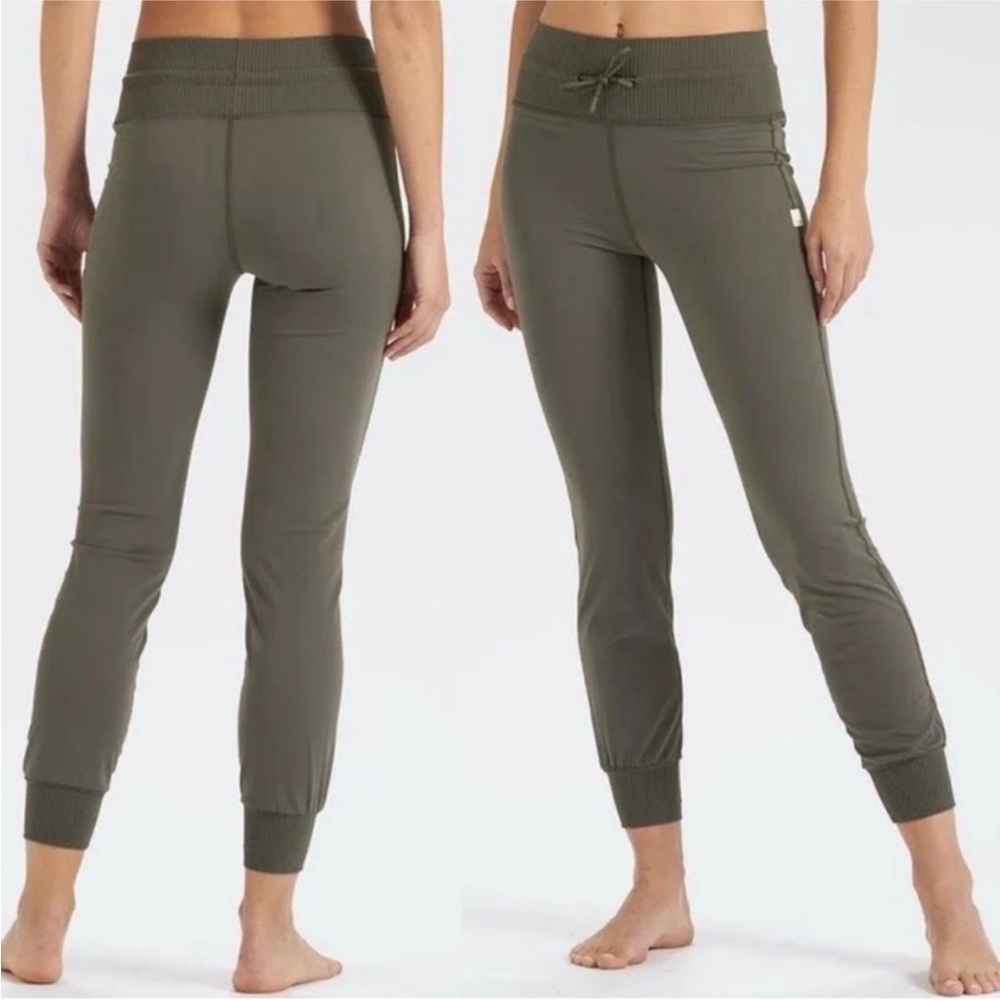 Vuori Oregano Daily Jogger - might actually be more gray than green.
